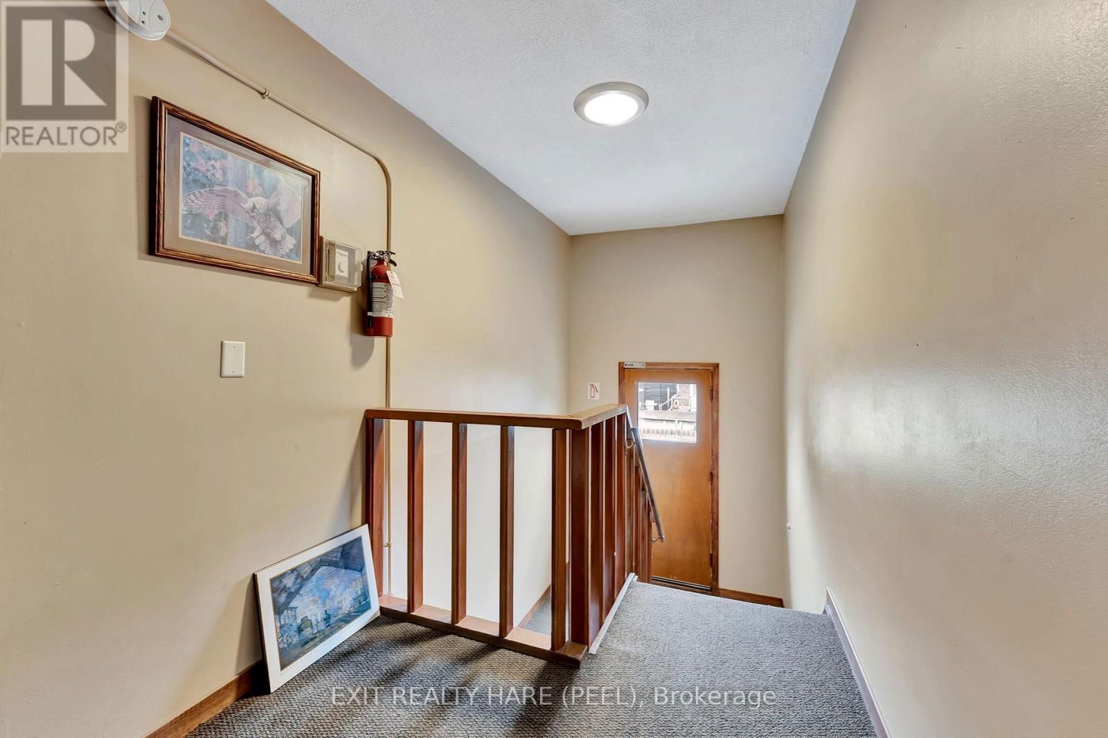 52 HAMPTON STREET Image 9