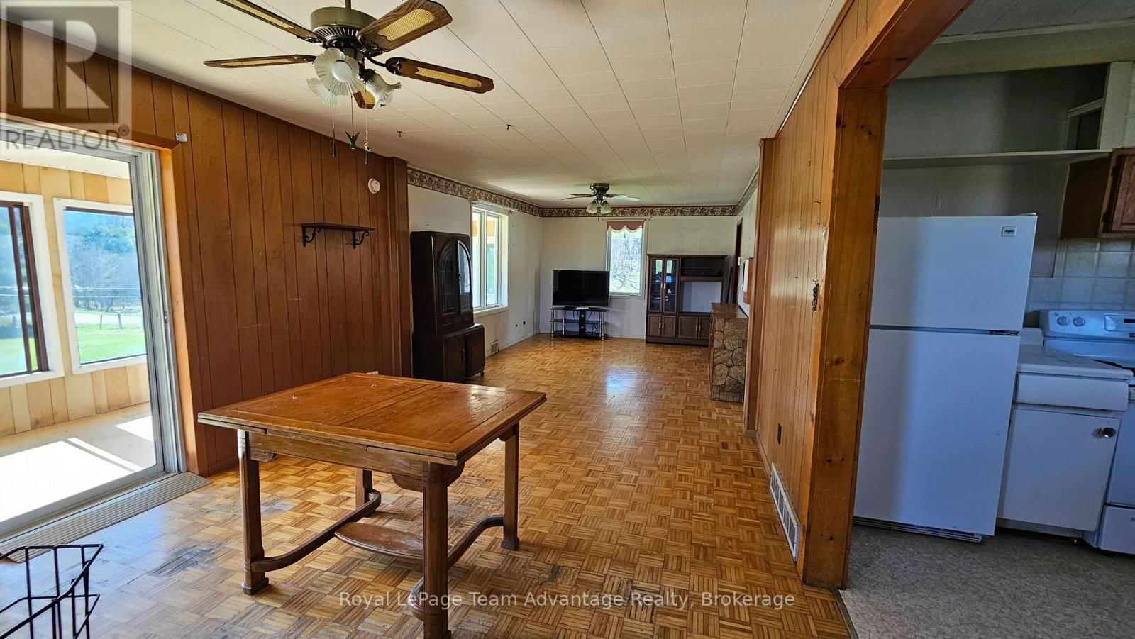 77 LAKESHORE ROAD Image 33