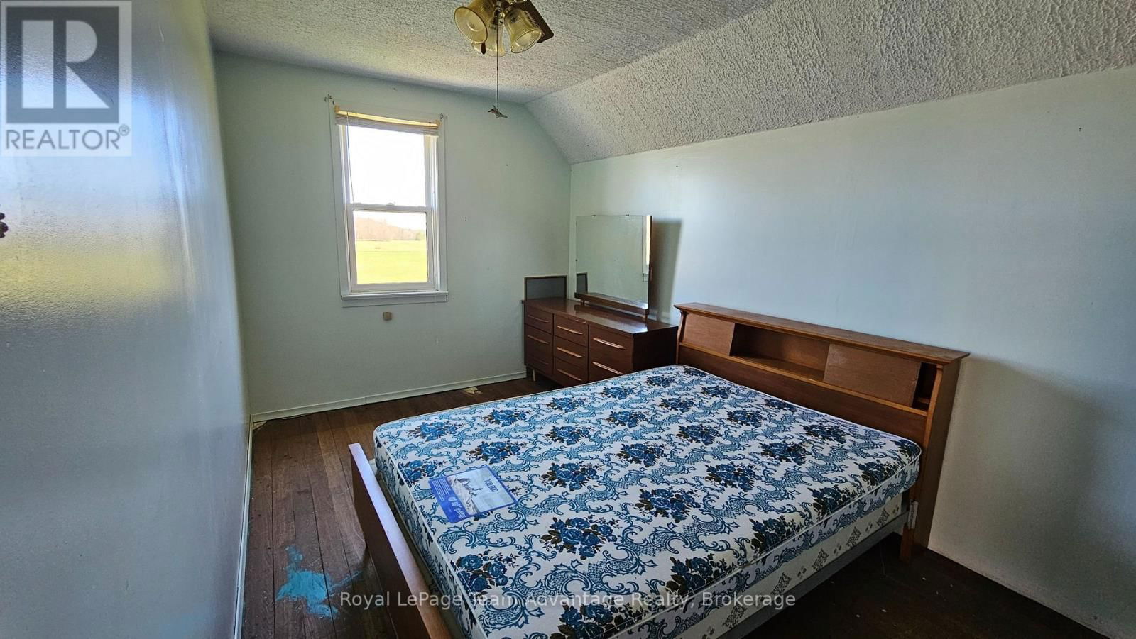 77 LAKESHORE ROAD Image 37
