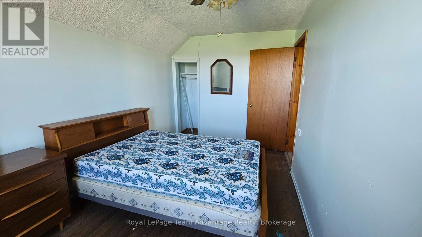 77 LAKESHORE ROAD Image 38