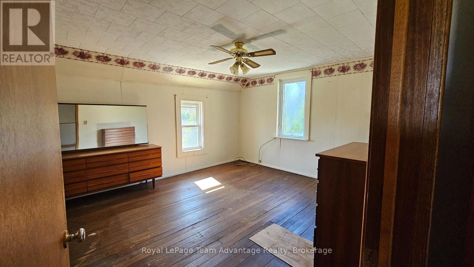 77 LAKESHORE ROAD Image 39