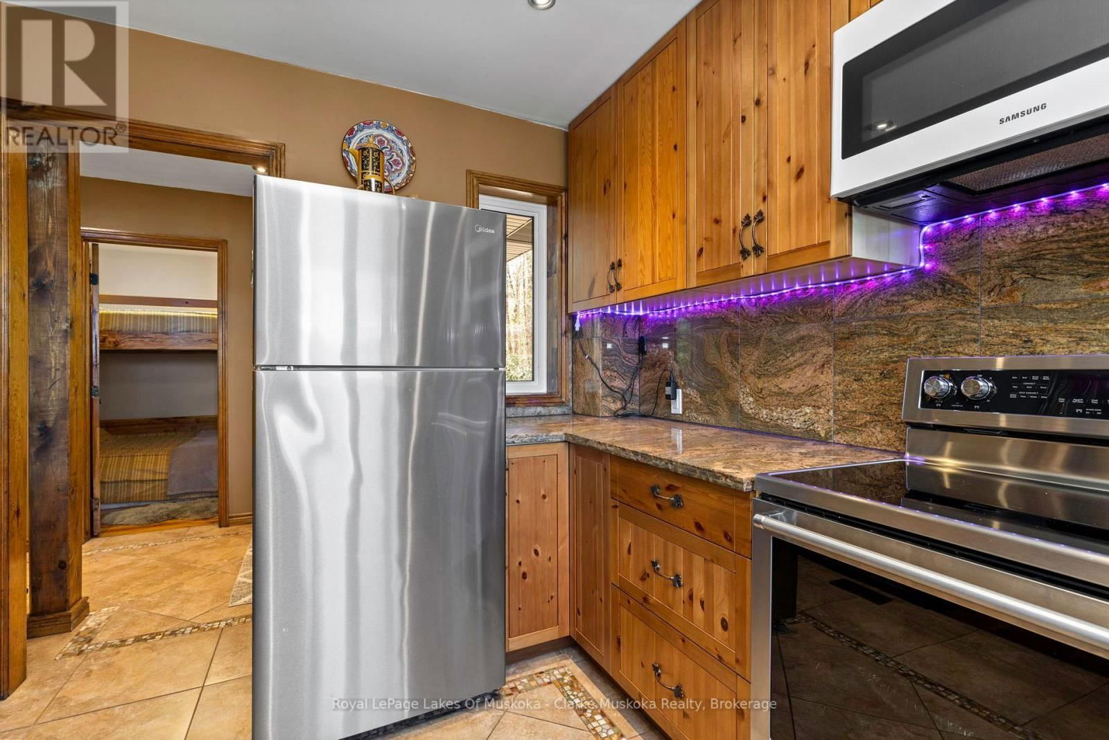 1 - 1041 SUMMIT ROAD Image 32