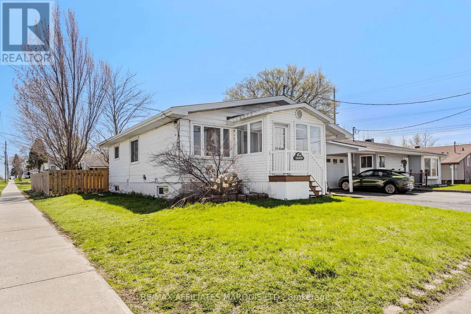 1409 SECOND STREET EAST Image 3