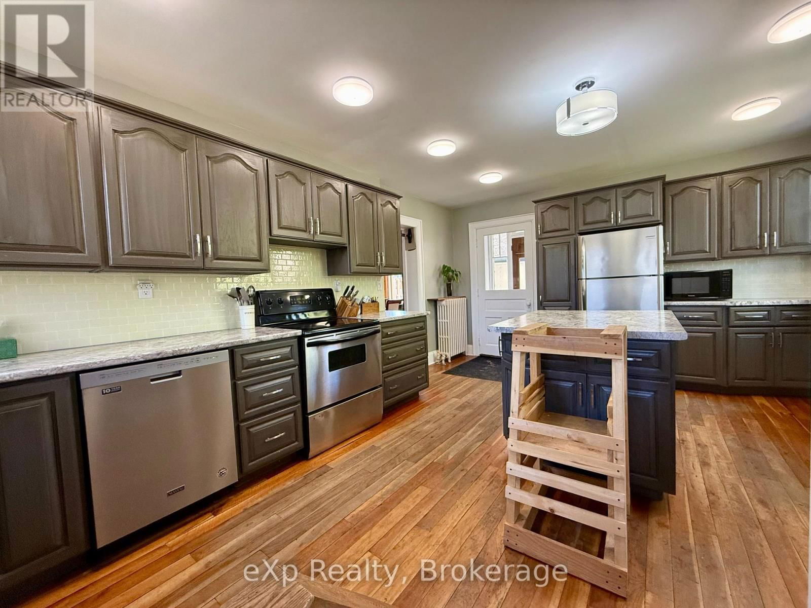 506 9TH AVENUE Image 13