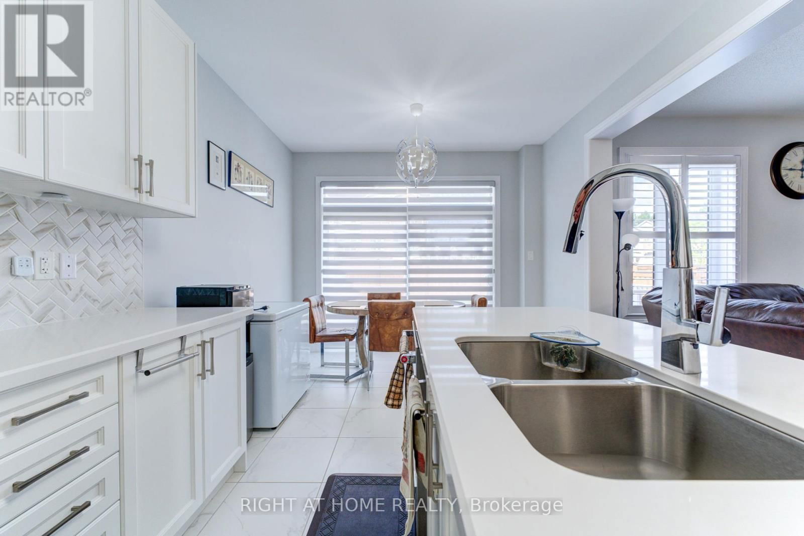39 DRAKE AVENUE Image 16
