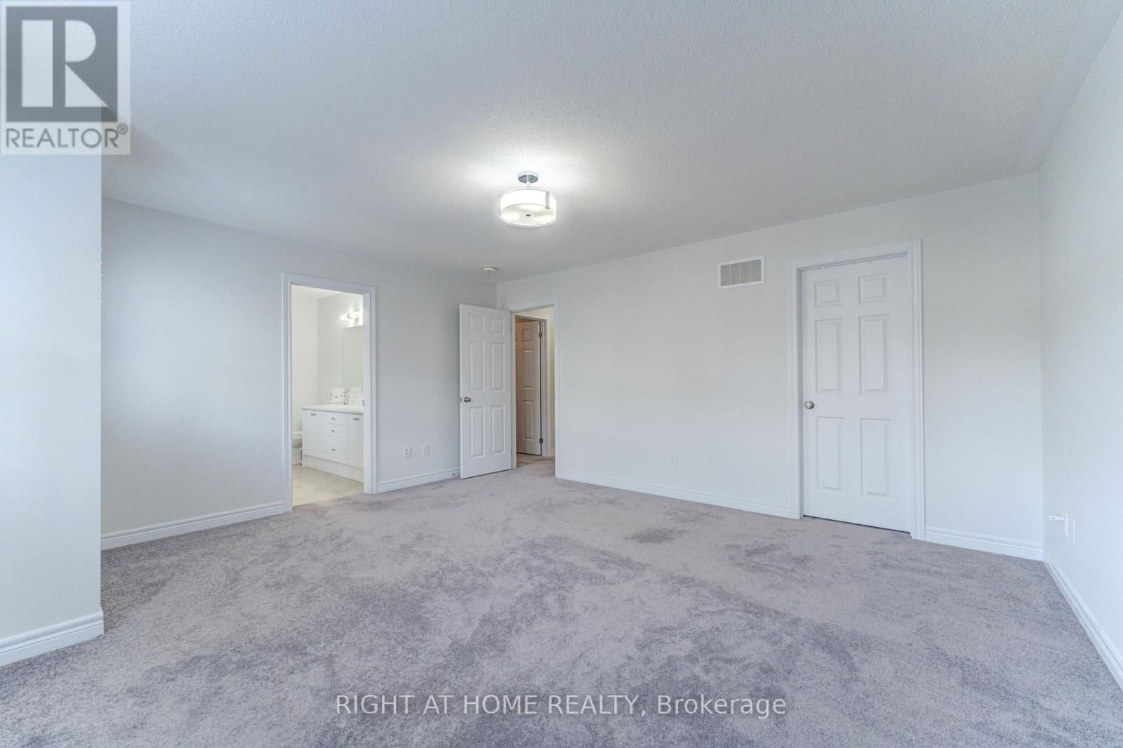 39 DRAKE AVENUE Image 26