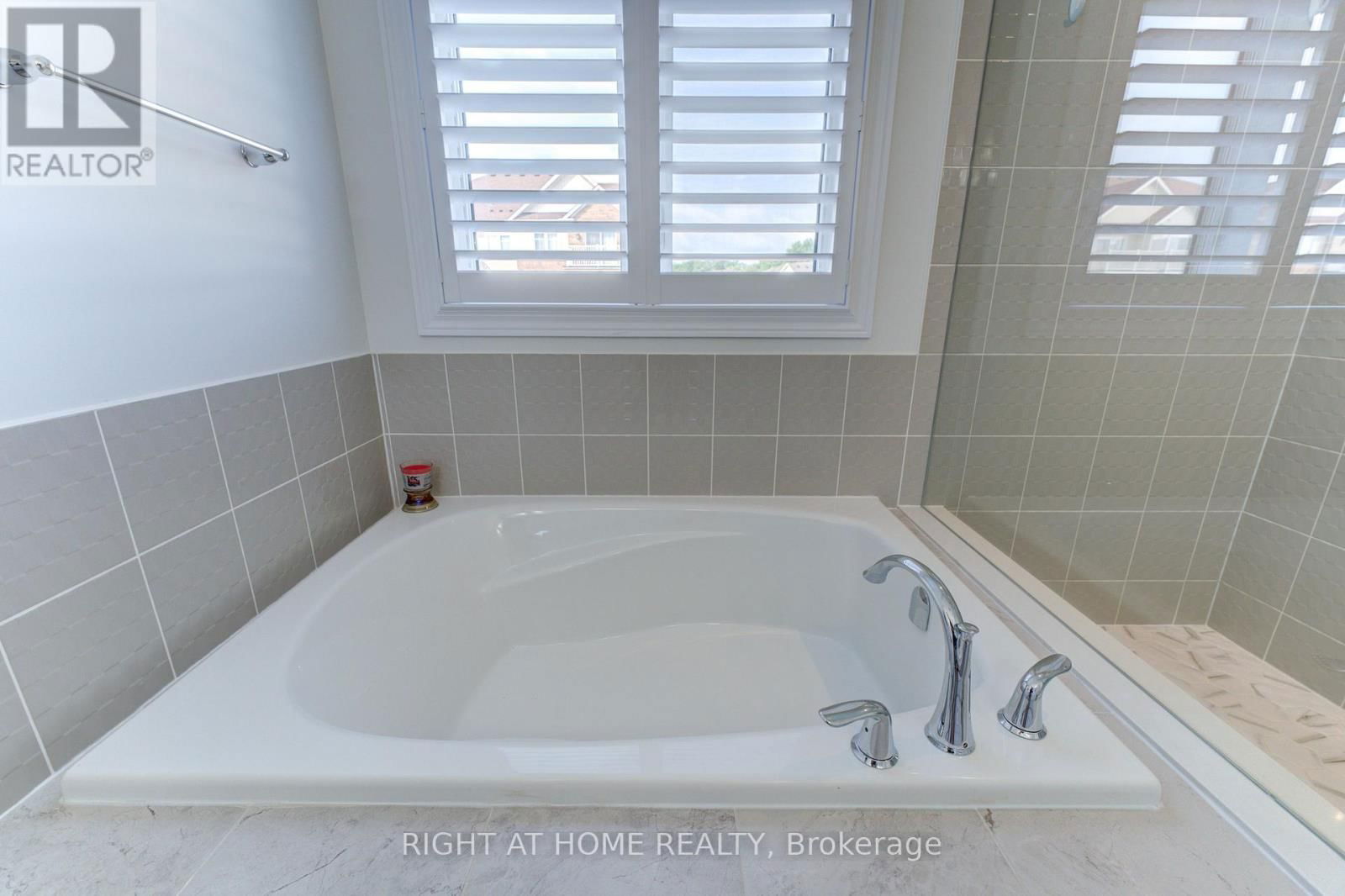 39 DRAKE AVENUE Image 29