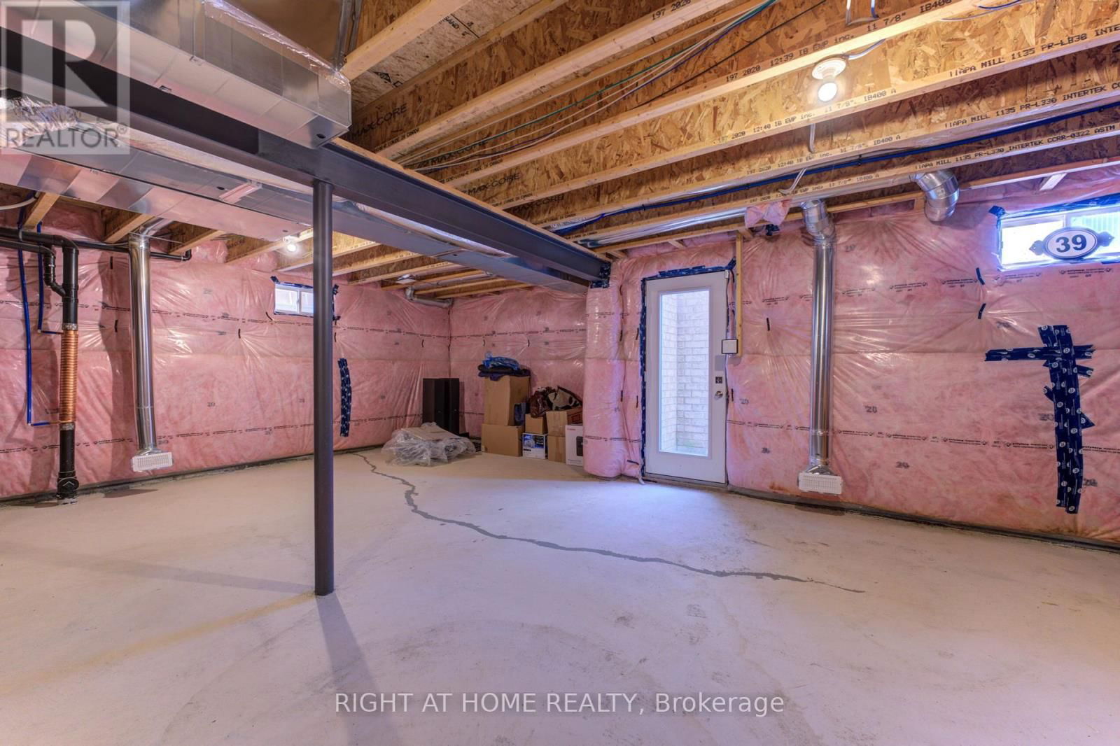 39 DRAKE AVENUE Image 34