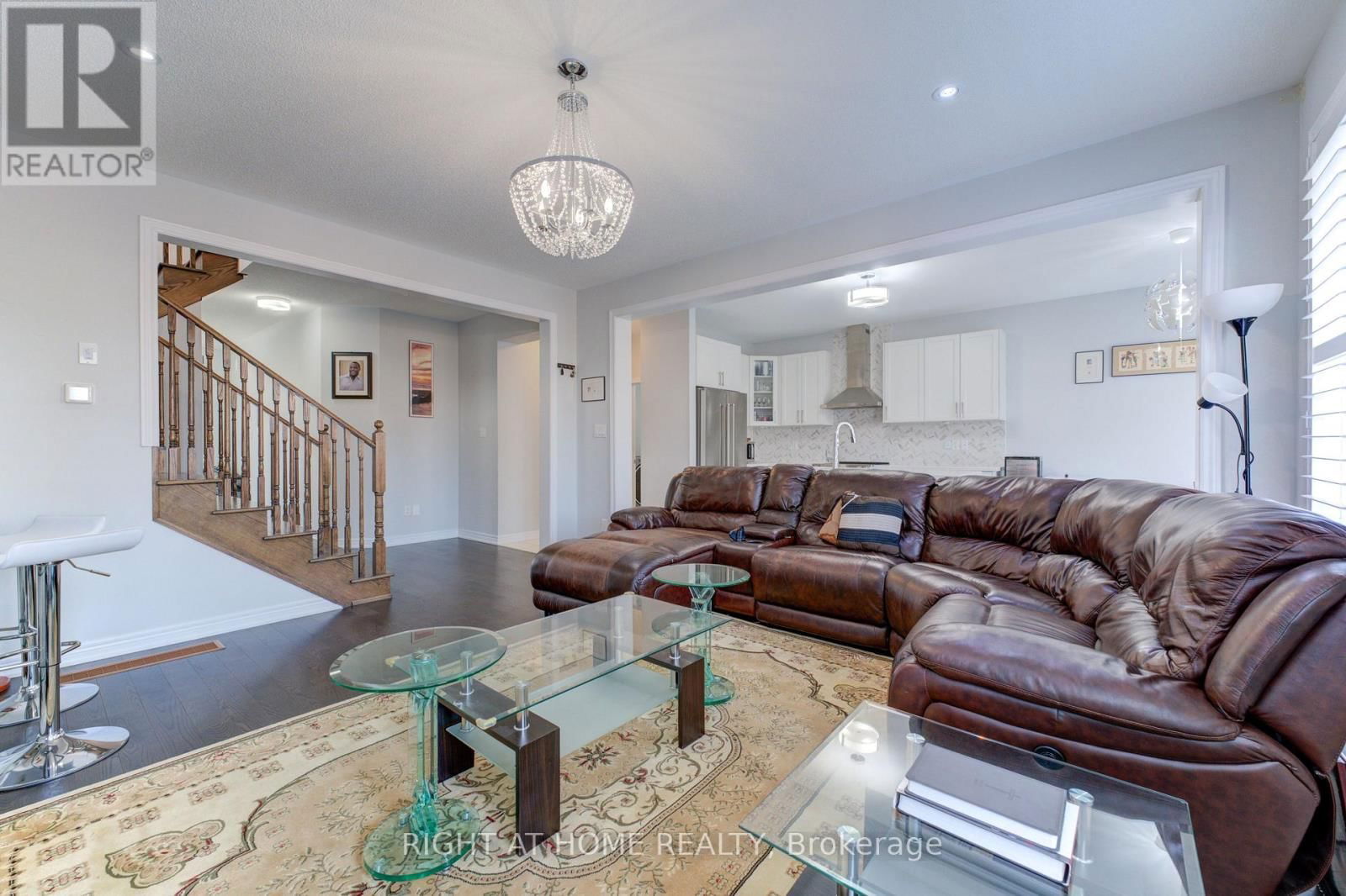 39 DRAKE AVENUE Image 6