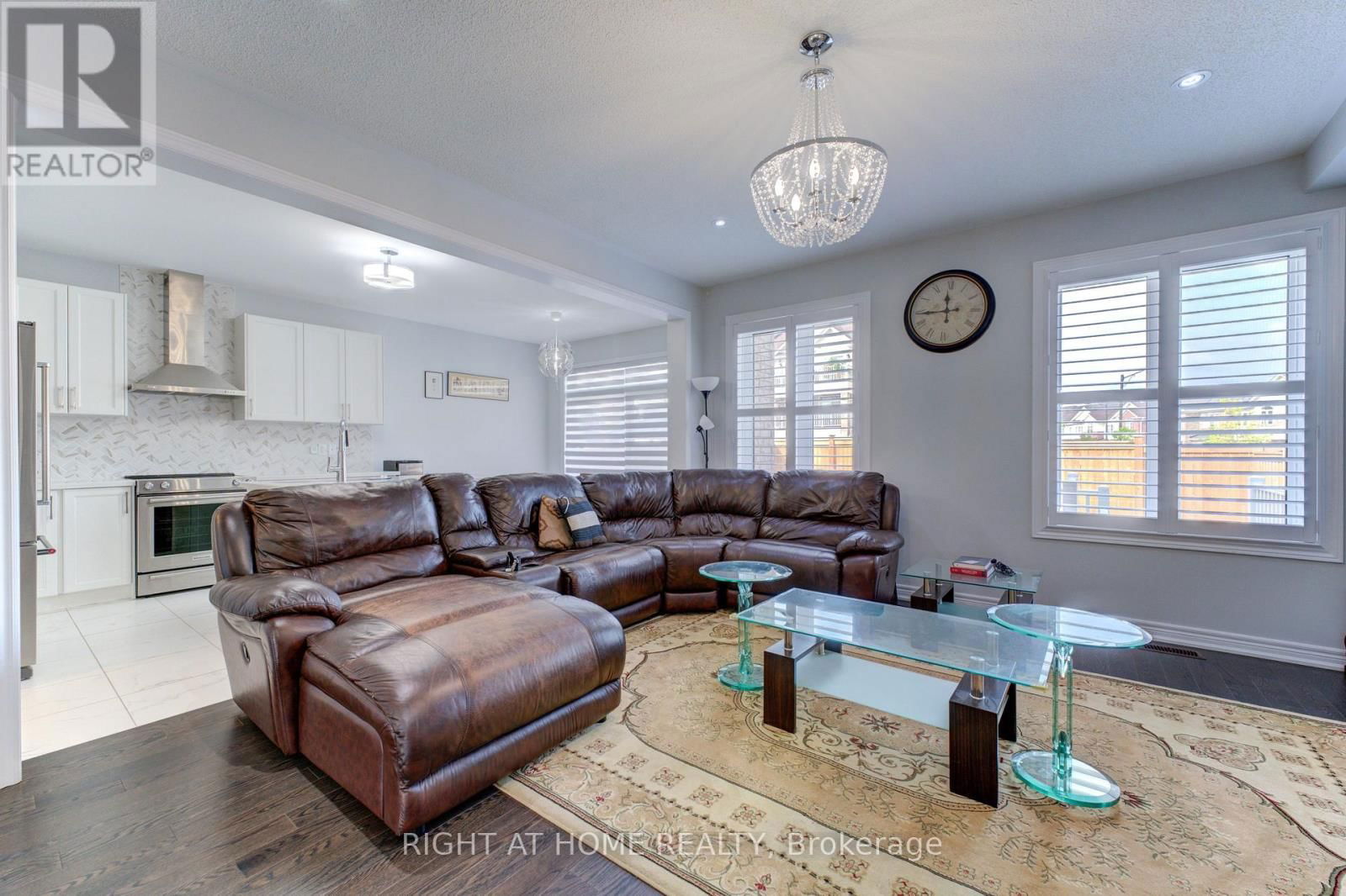 39 DRAKE AVENUE Image 8