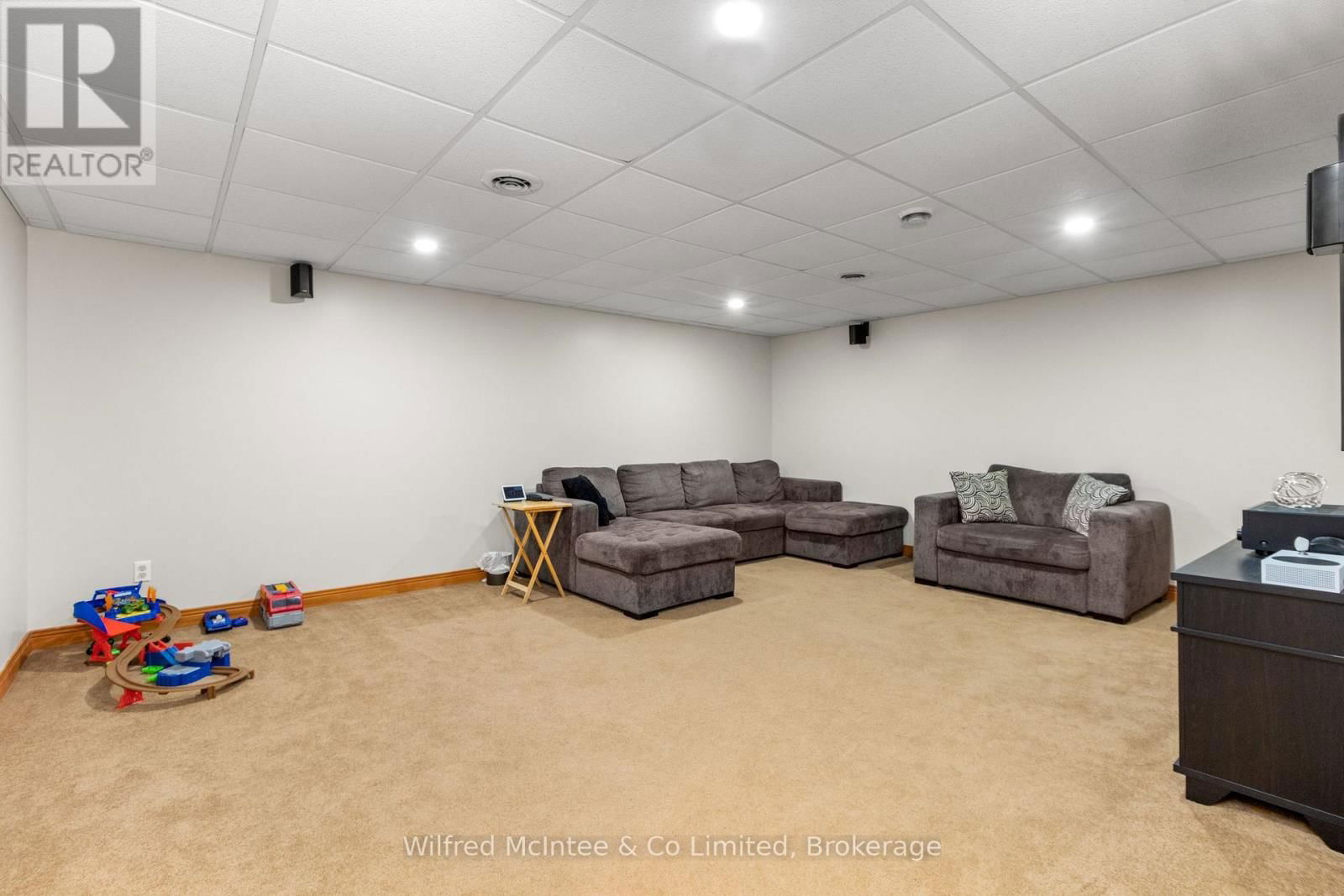 1354 BRUCE ROAD 17 ROAD Image 37
