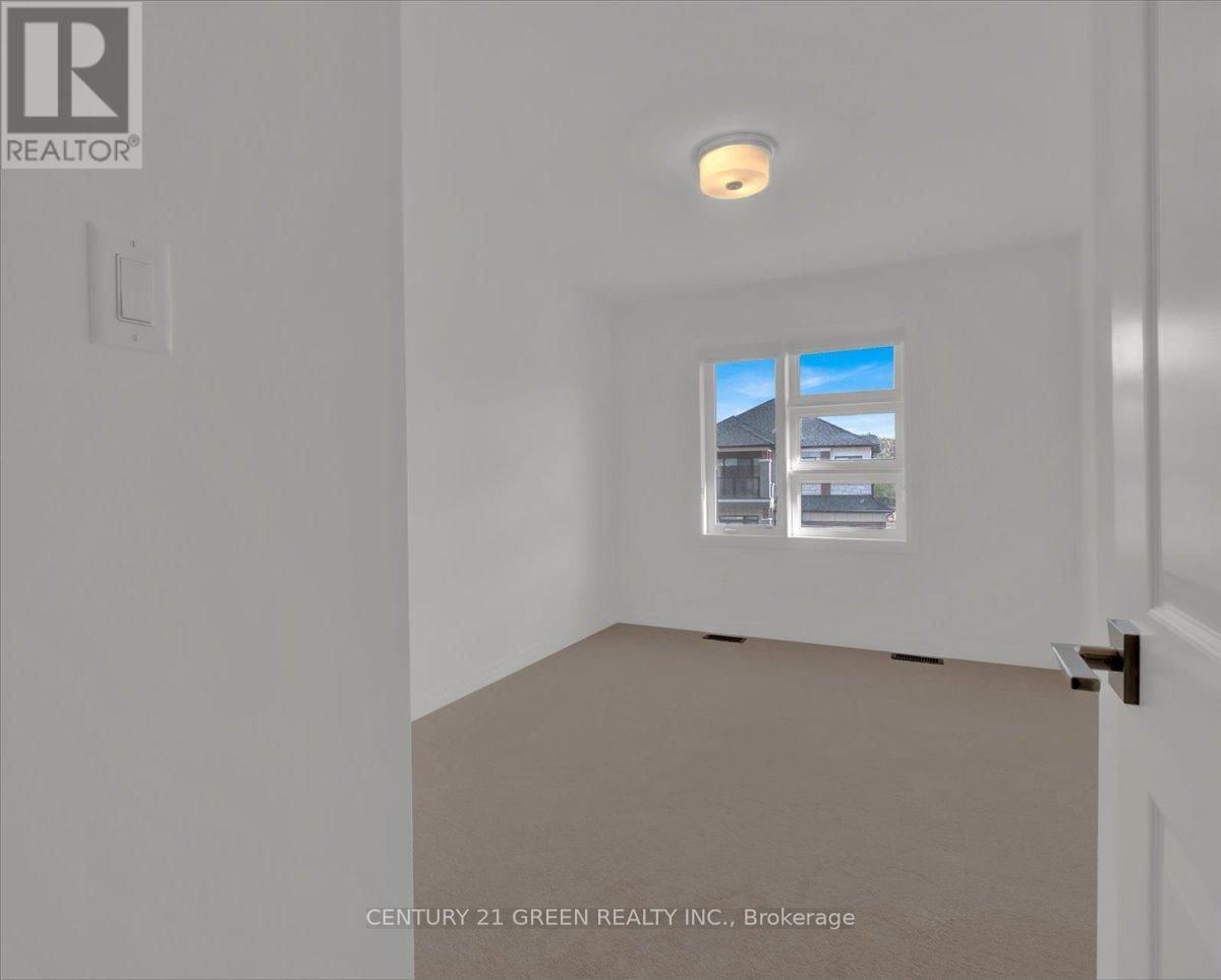 52 MCKERNAN AVENUE Image 18