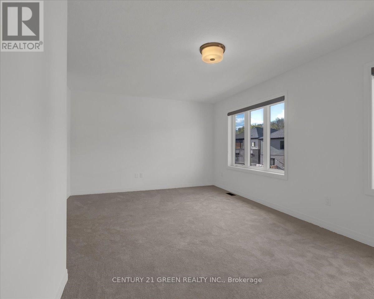 52 MCKERNAN AVENUE Image 24