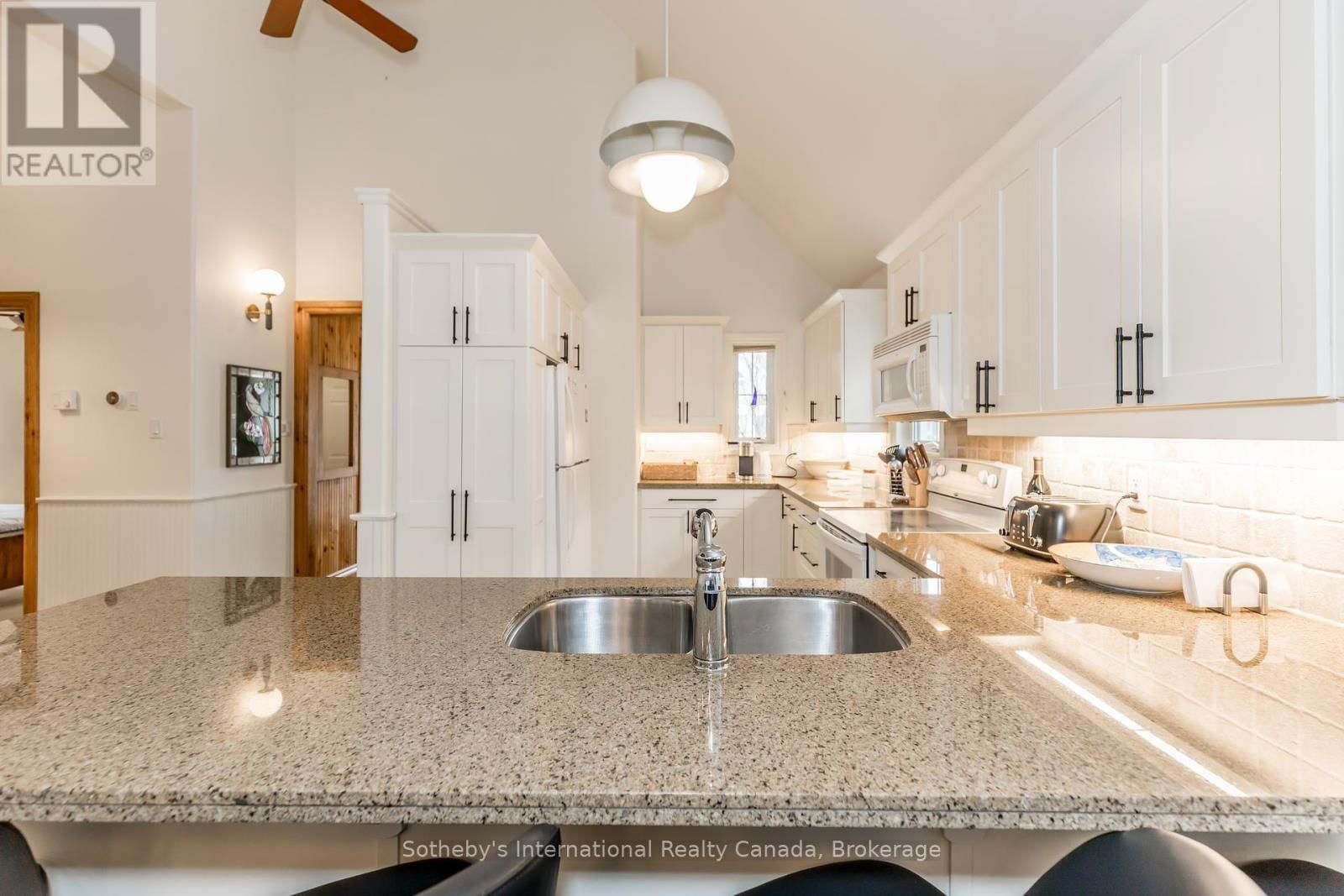 25 - 109 ALPINE SPRINGS COURT Image 6