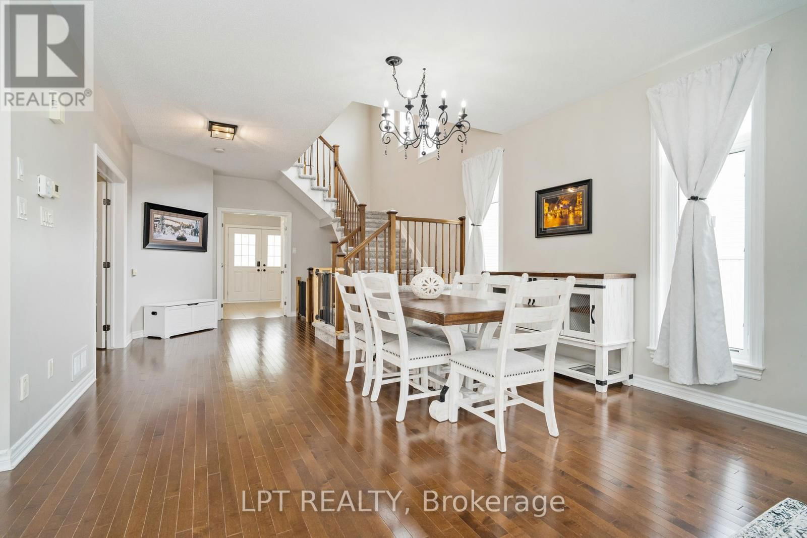 140 MONTARGIS CIRCLE Image 10