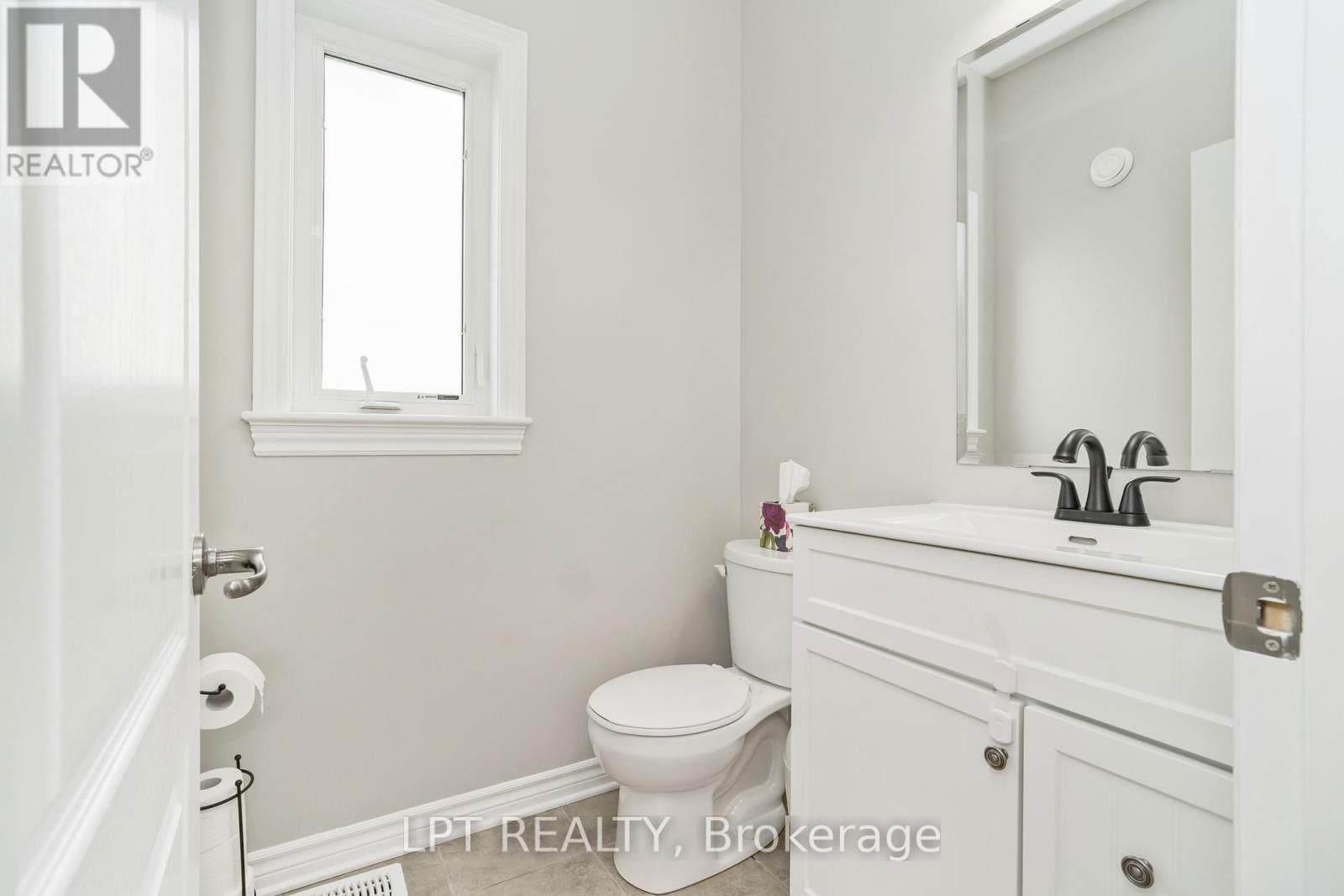 140 MONTARGIS CIRCLE Image 11