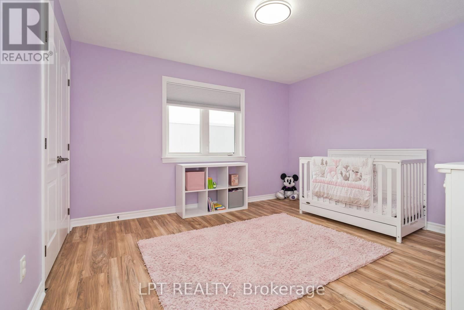 140 MONTARGIS CIRCLE Image 19
