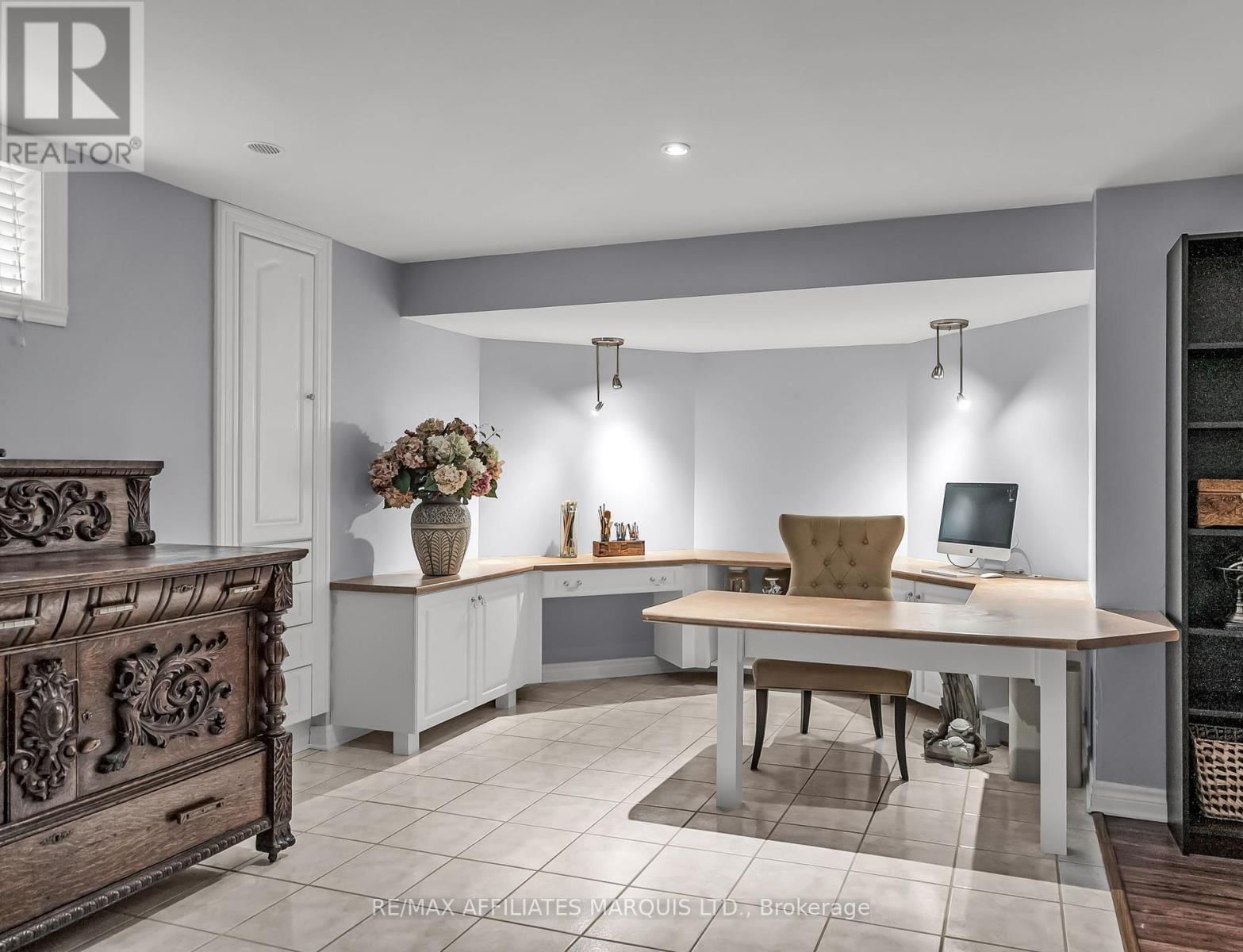 10 MONACO CRESCENT Image 33