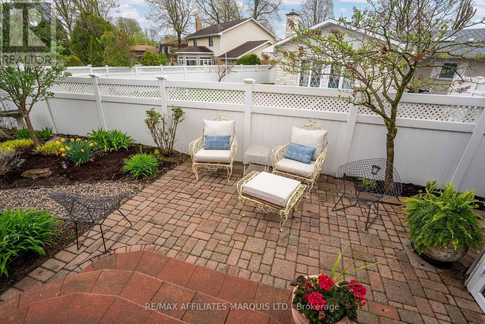 10 MONACO CRESCENT Image 44