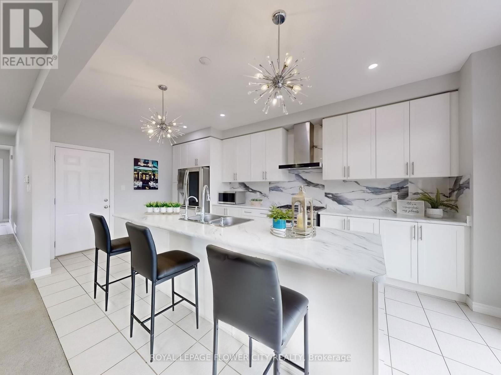 22 GLEASON CRESCENT Image 14
