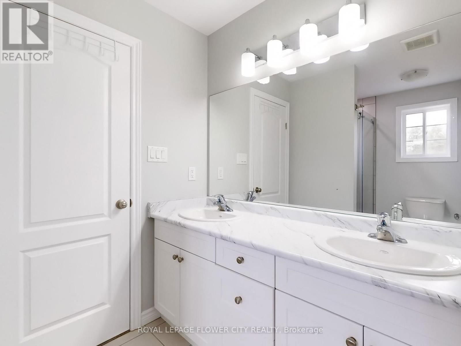 22 GLEASON CRESCENT Image 29