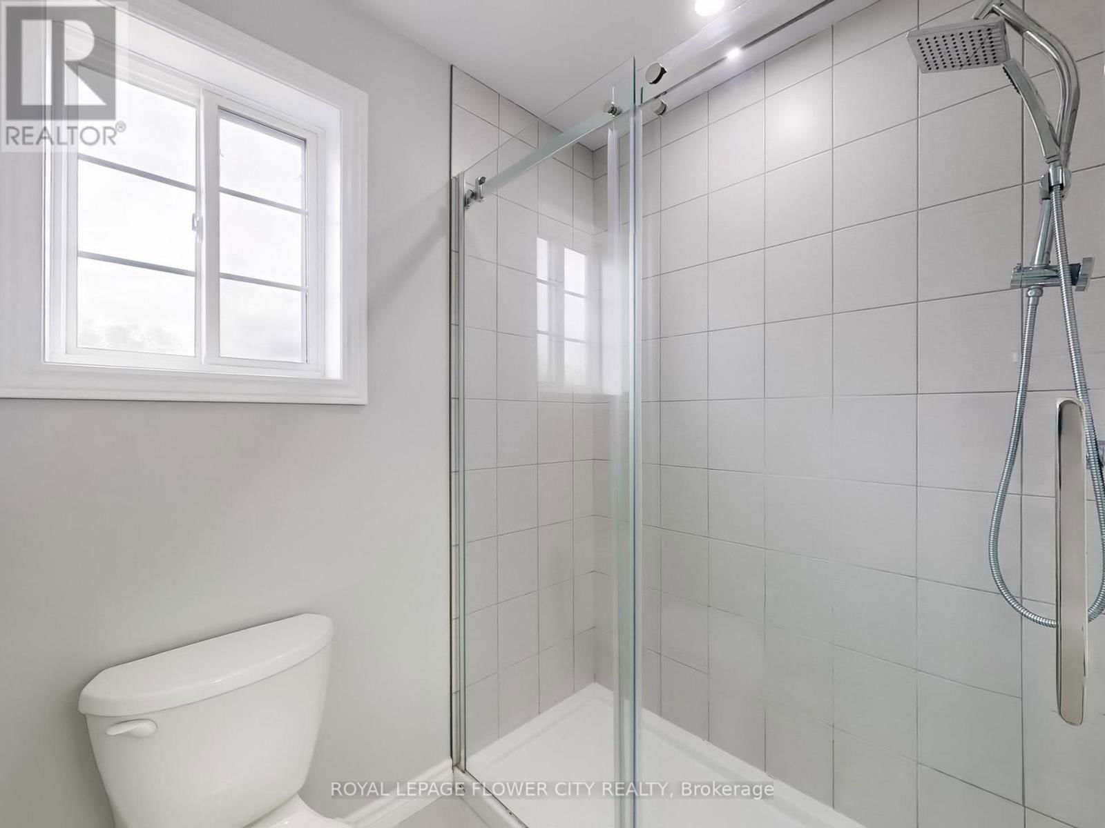 22 GLEASON CRESCENT Image 30