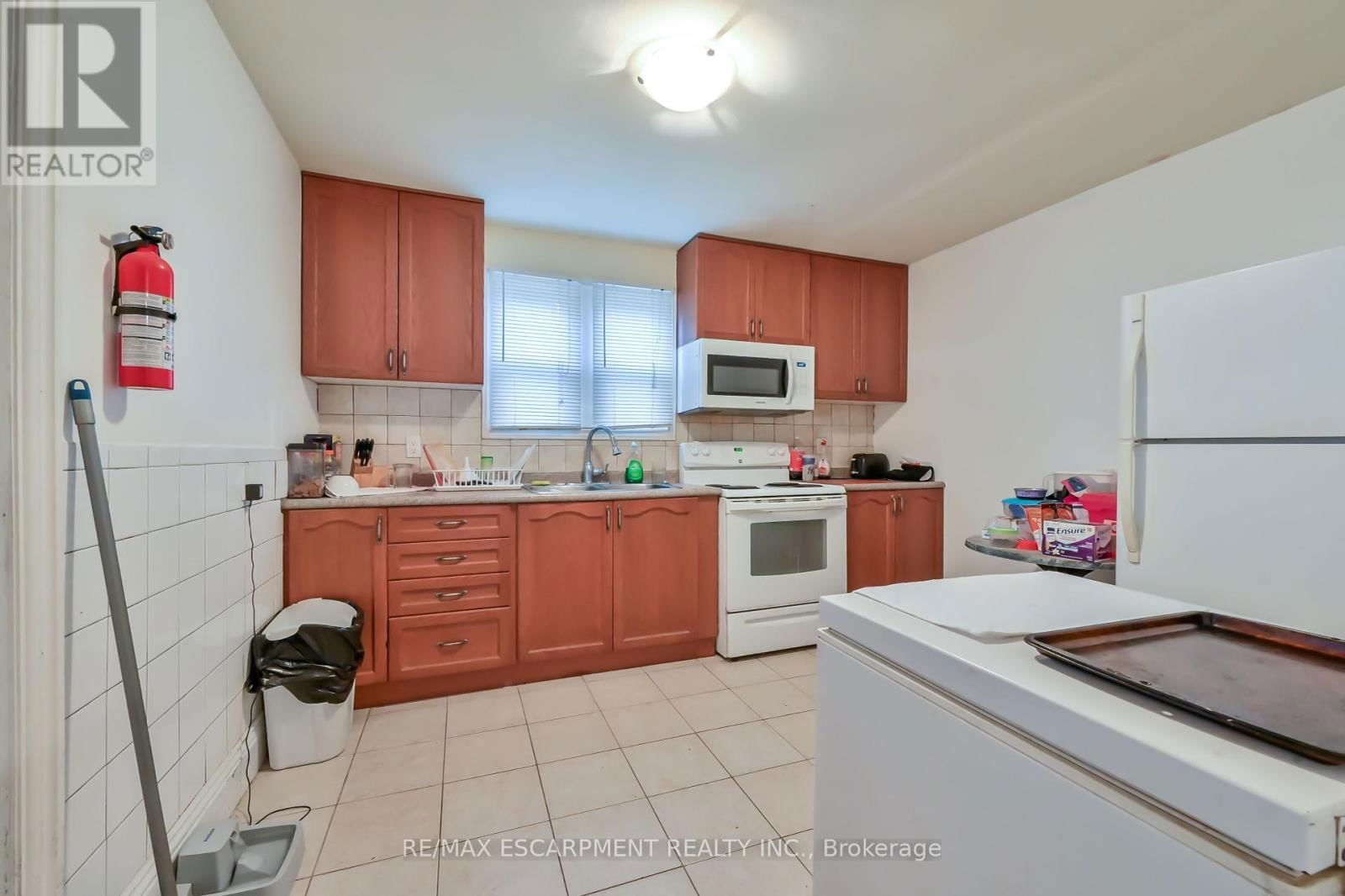 1597 KING STREET EAST Image 16