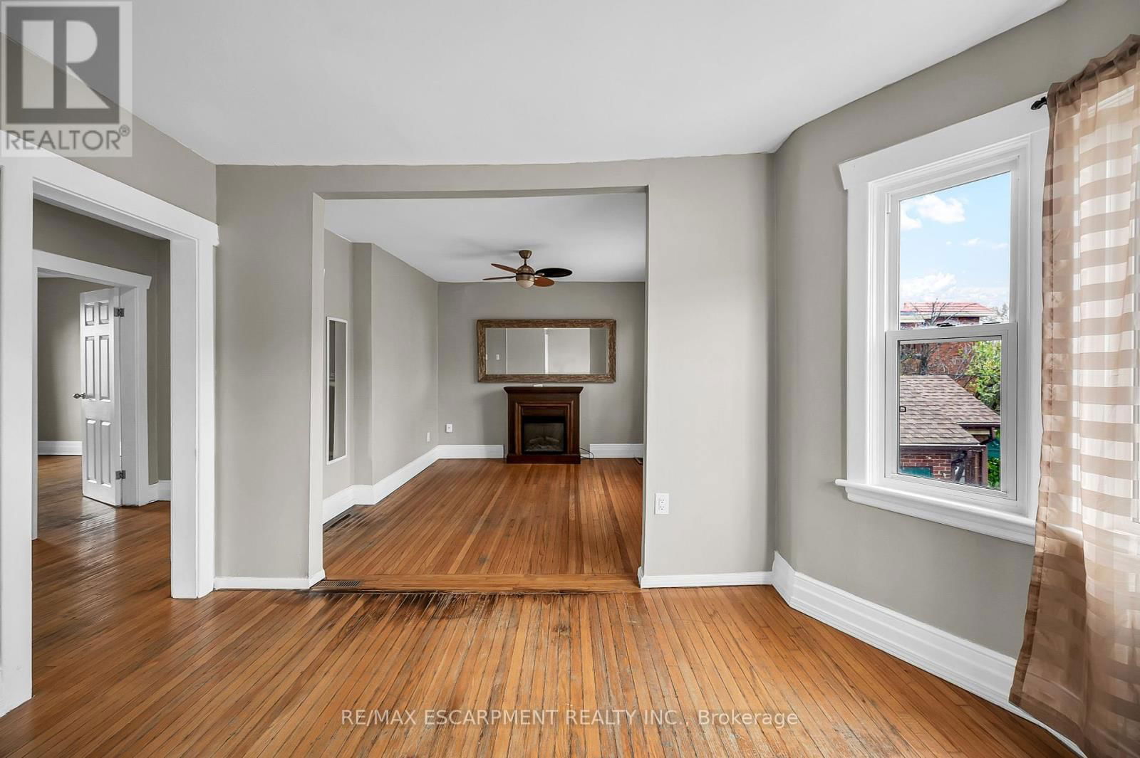 1597 KING STREET EAST Image 29