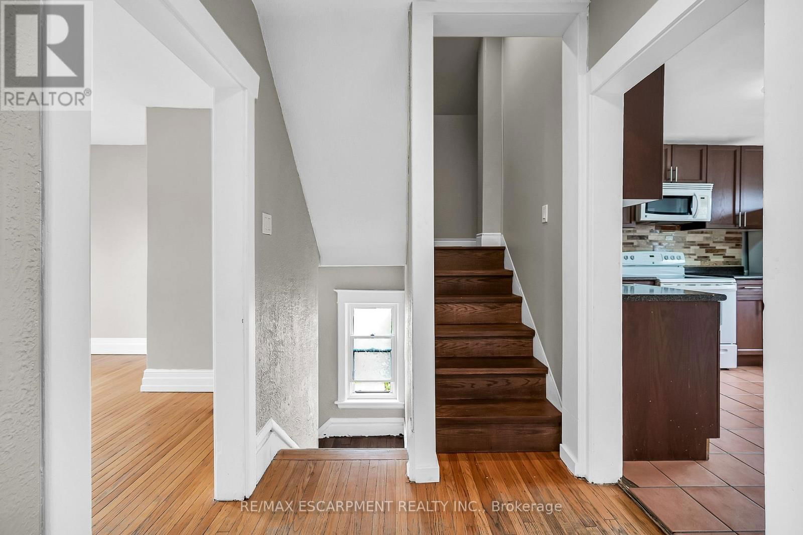 1597 KING STREET EAST Image 33