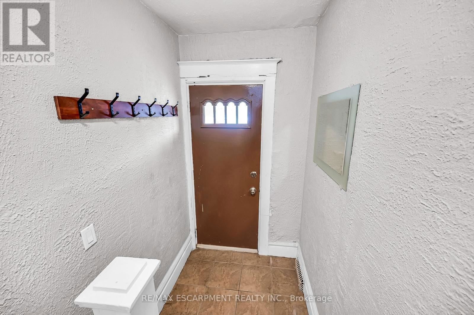 1597 KING STREET EAST Image 37