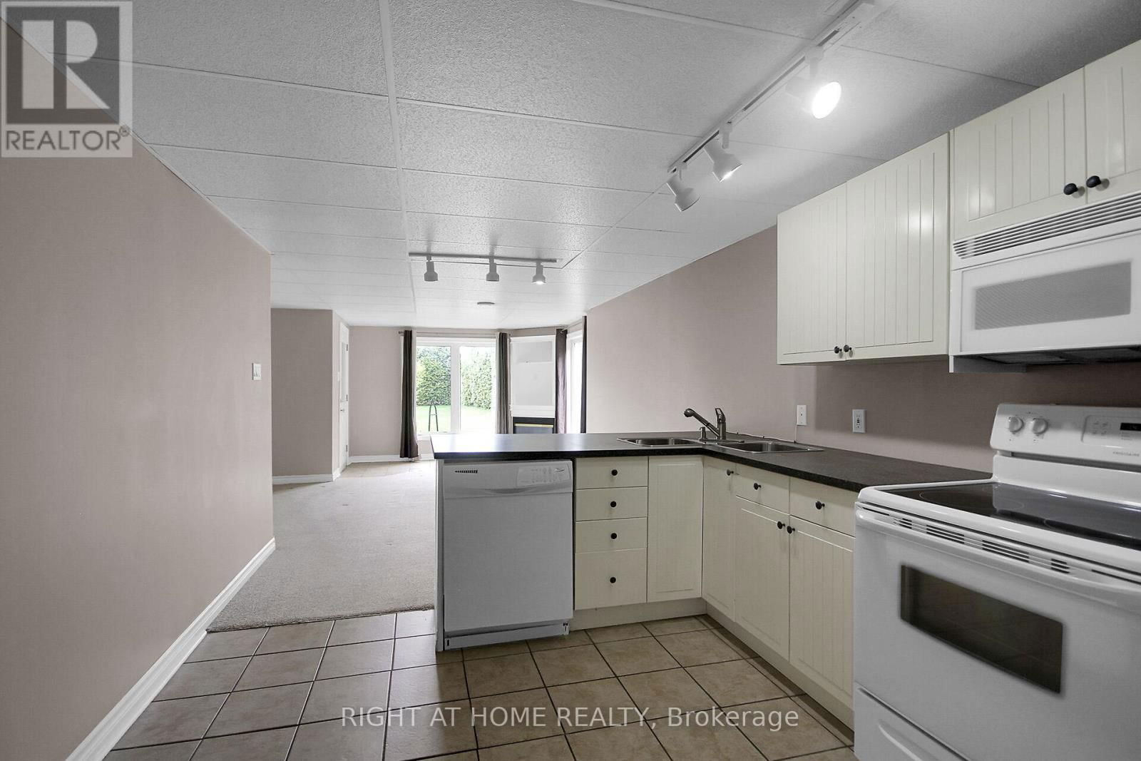 1 EILEEN CRESCENT Image 12