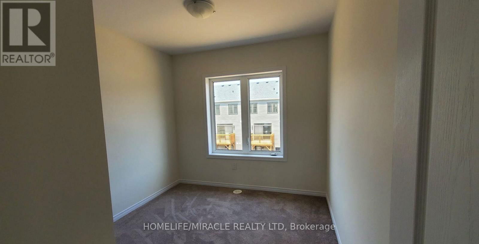6 - 215 GILLESPIE DRIVE Image 10