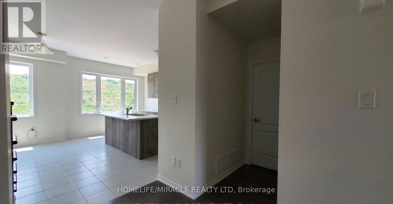6 - 215 GILLESPIE DRIVE Image 5