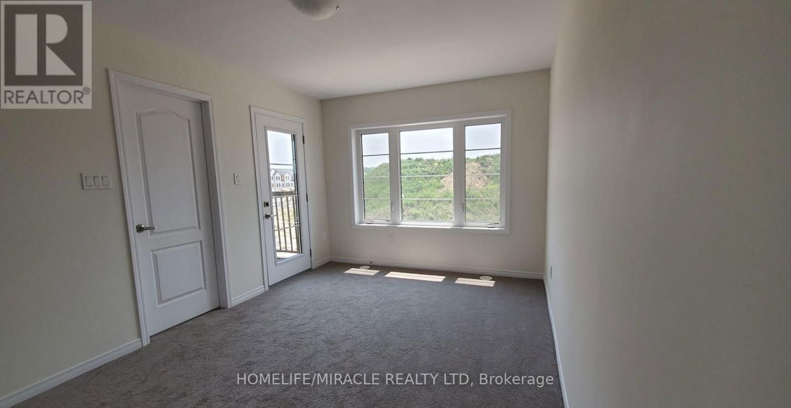 6 - 215 GILLESPIE DRIVE Image 6