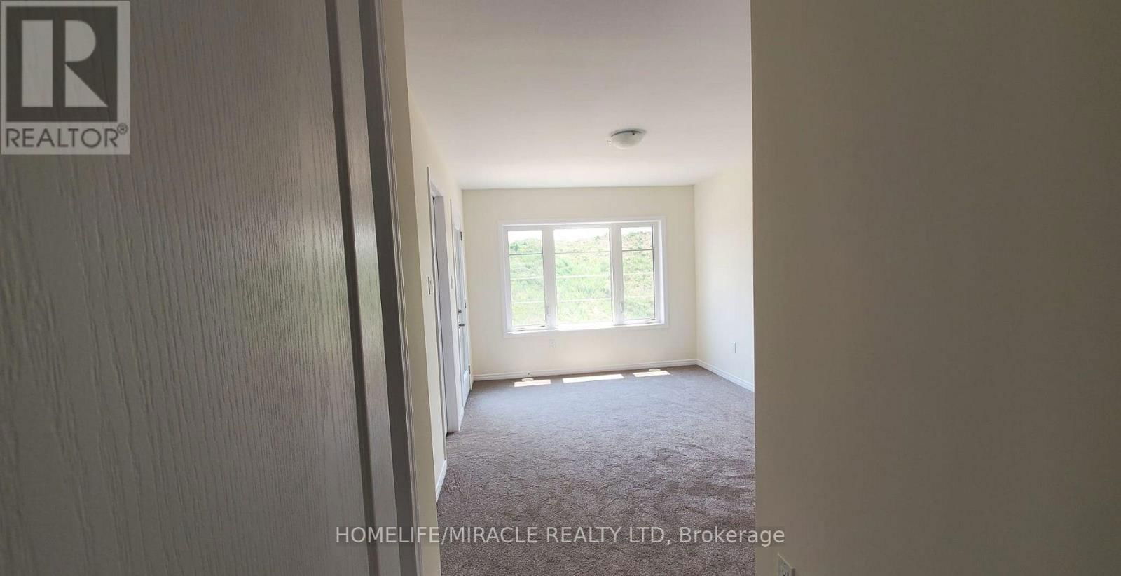 6 - 215 GILLESPIE DRIVE Image 9