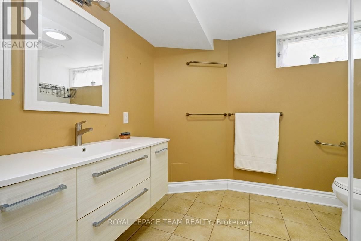 79 PARKLAND CRESCENT Image 32