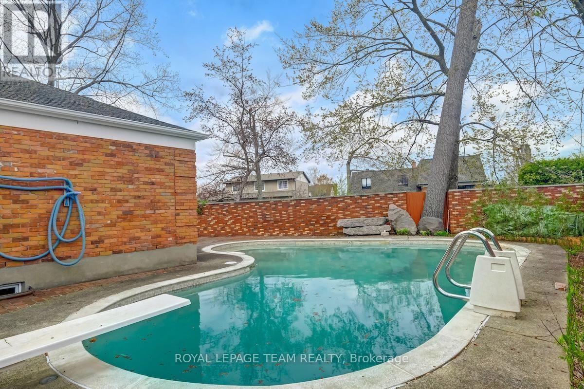 79 PARKLAND CRESCENT Image 40