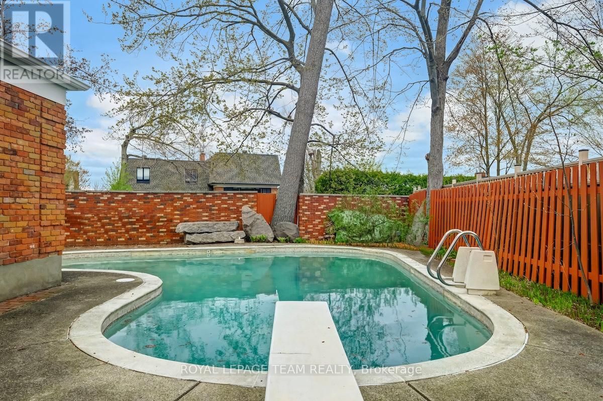 79 PARKLAND CRESCENT Image 42