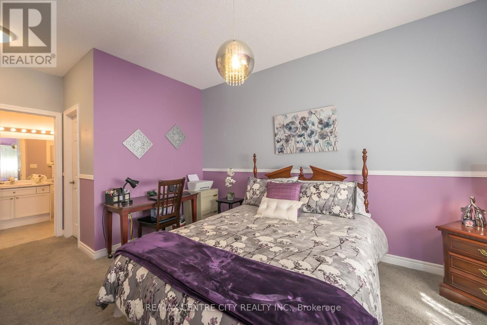 267 - 2025 MEADOWGATE BOULEVARD Image 12