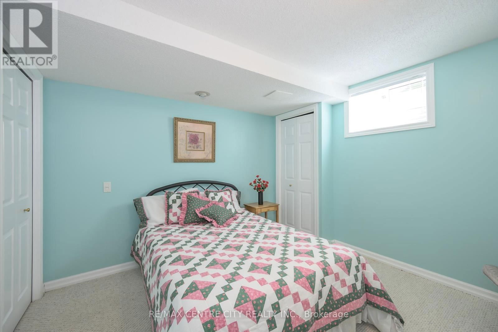 267 - 2025 MEADOWGATE BOULEVARD Image 22
