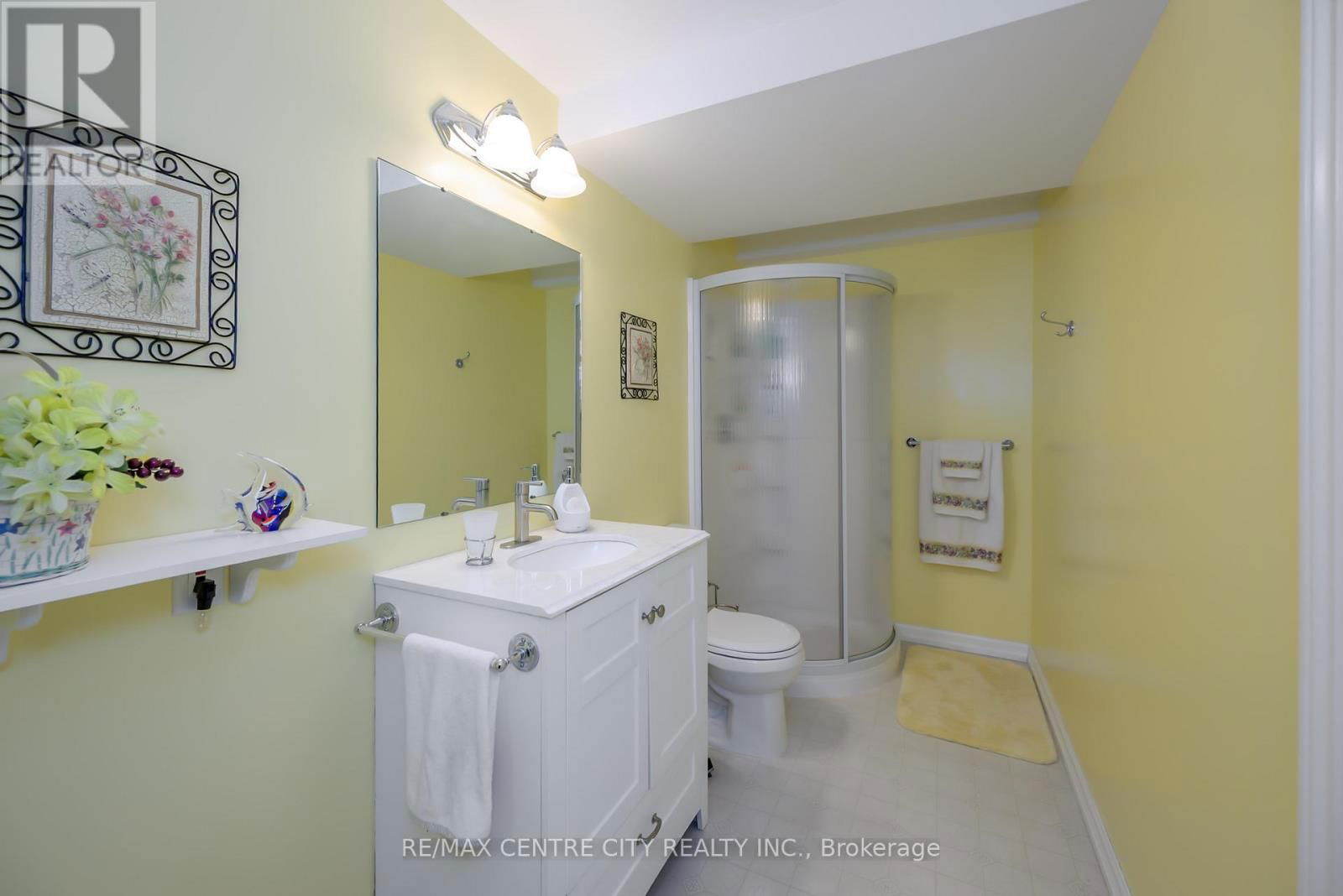 267 - 2025 MEADOWGATE BOULEVARD Image 23