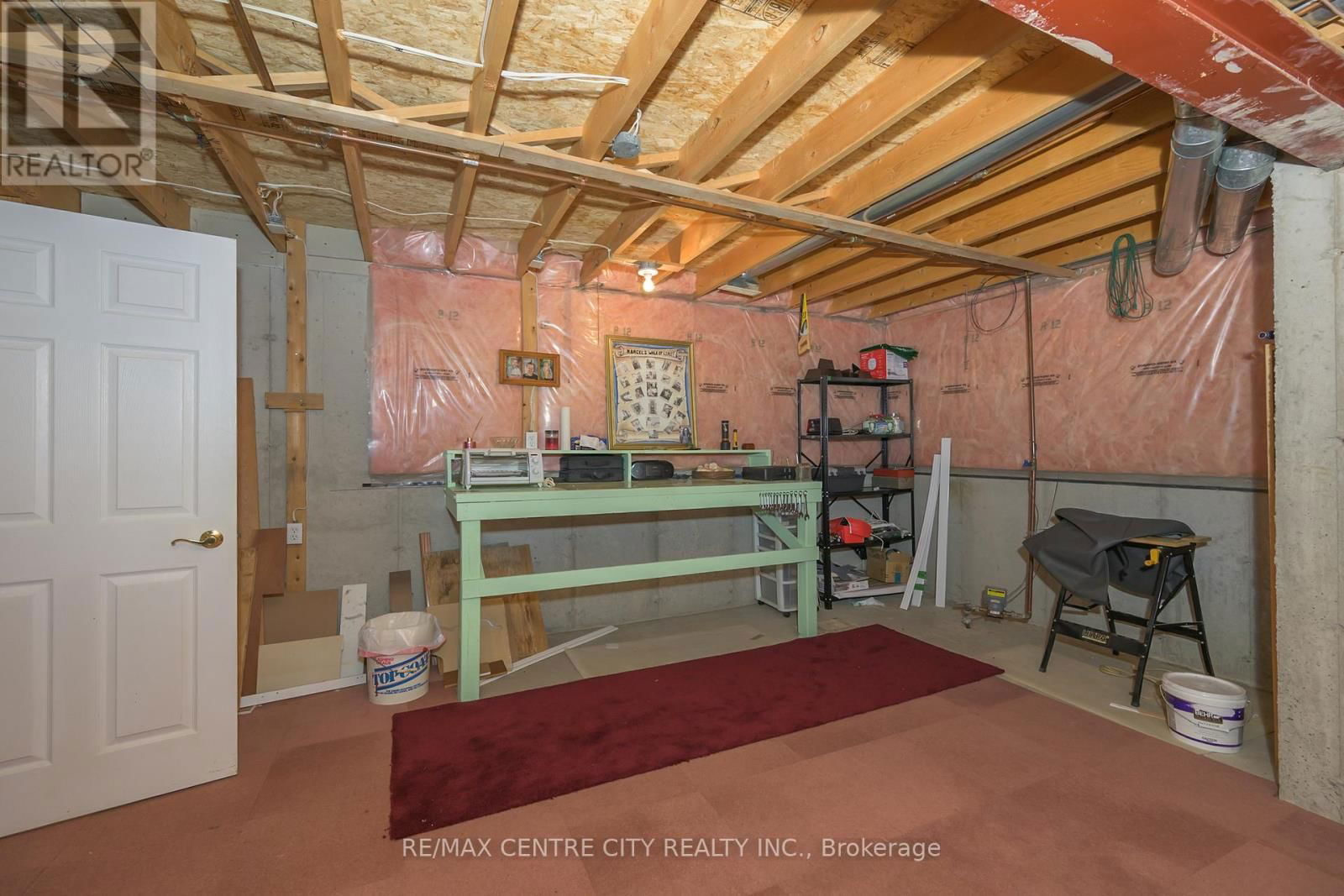 267 - 2025 MEADOWGATE BOULEVARD Image 24