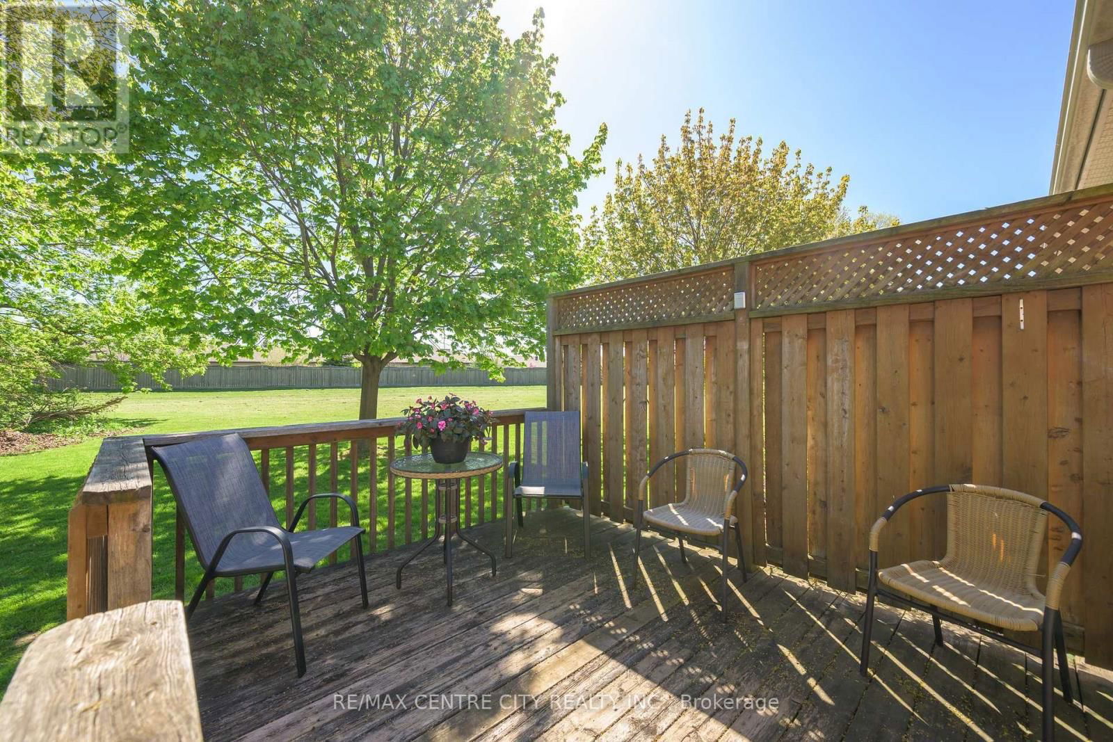 267 - 2025 MEADOWGATE BOULEVARD Image 29