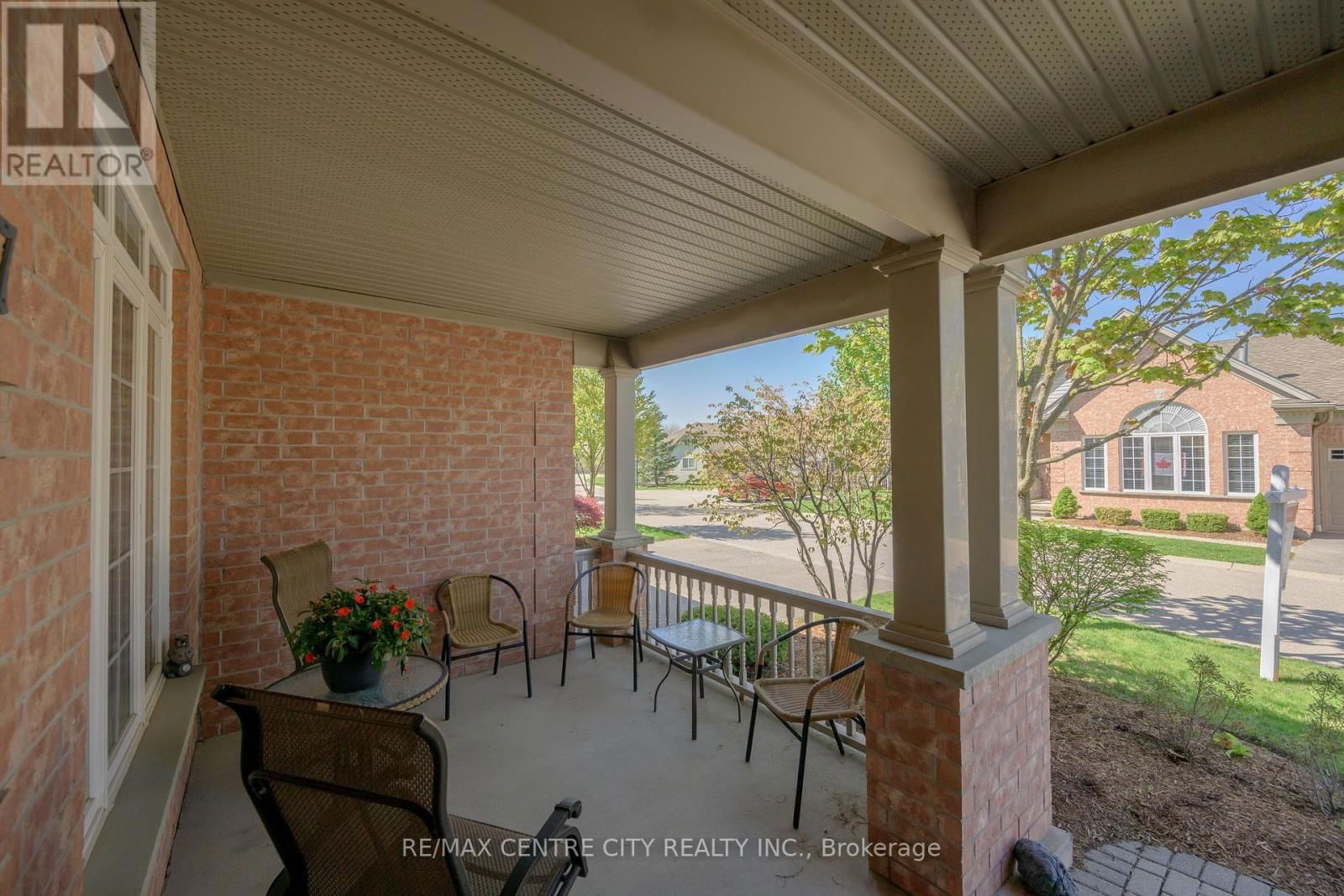 267 - 2025 MEADOWGATE BOULEVARD Image 3