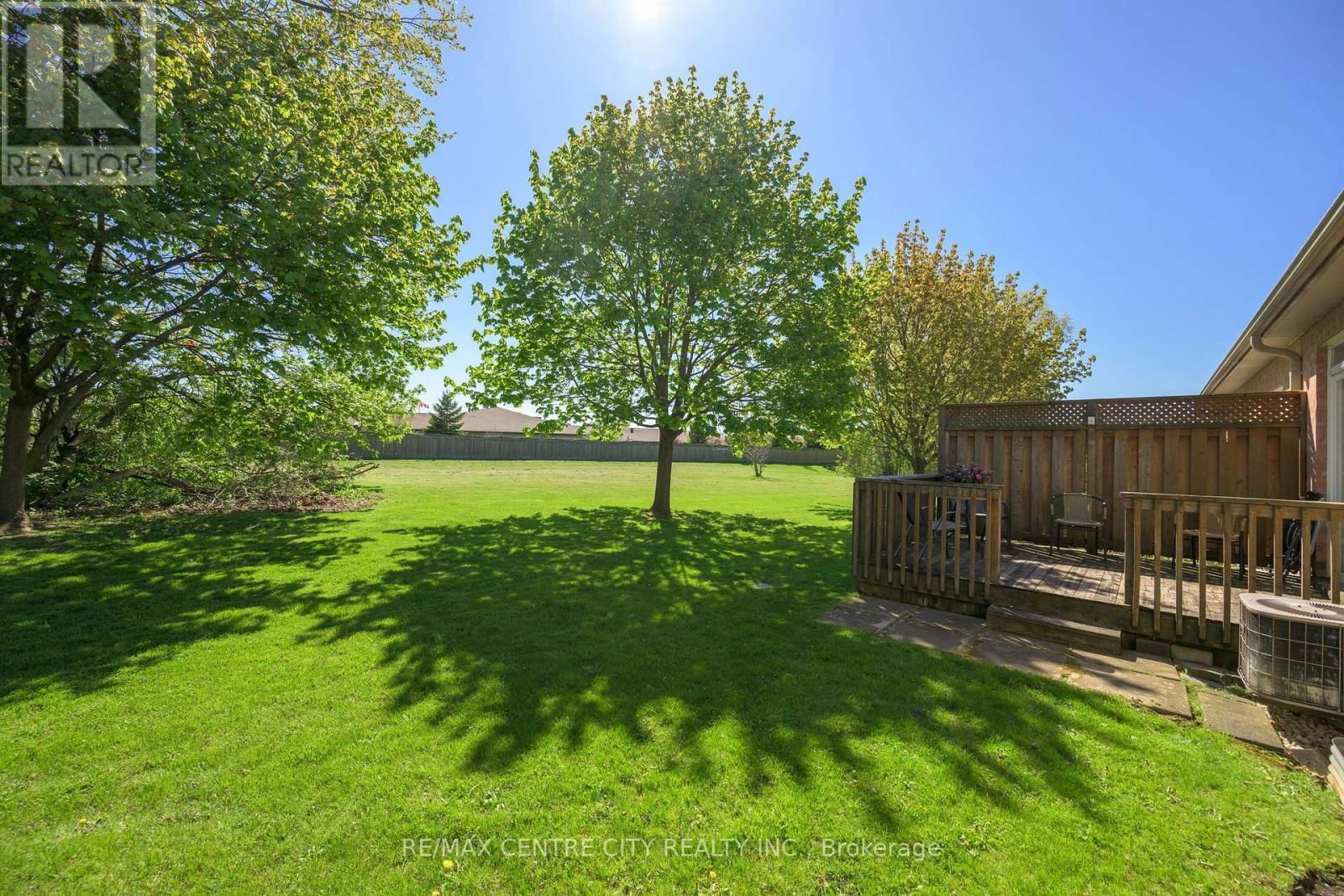 267 - 2025 MEADOWGATE BOULEVARD Image 32