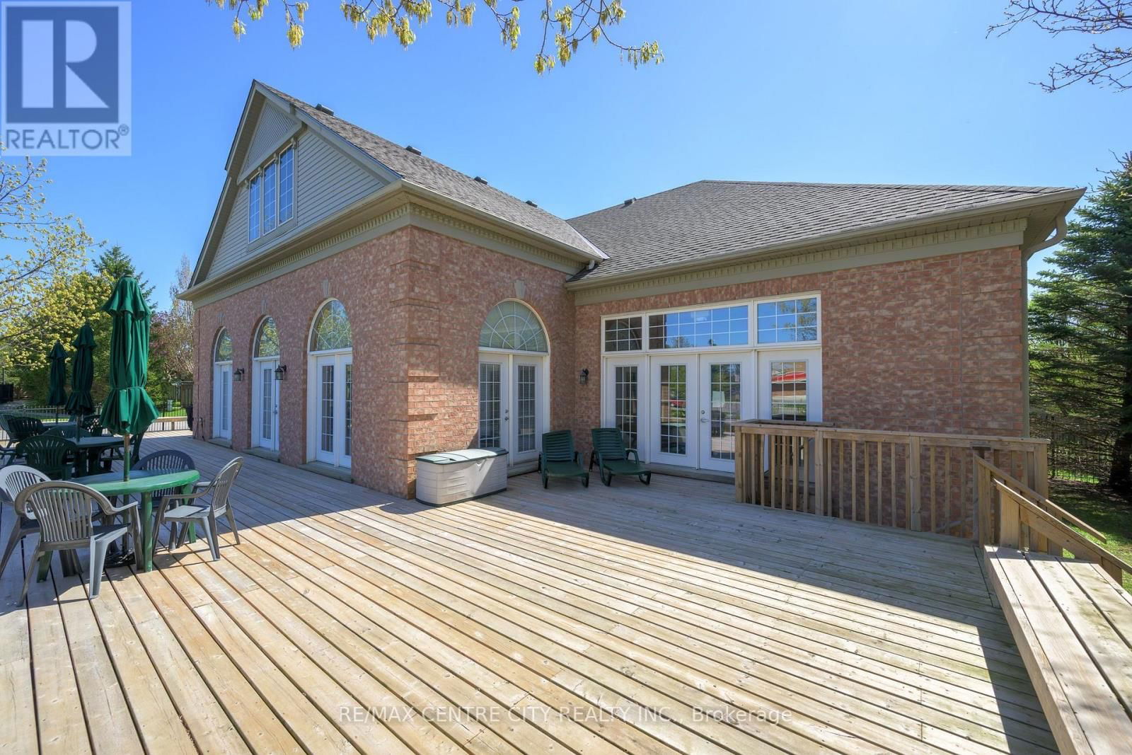 267 - 2025 MEADOWGATE BOULEVARD Image 36