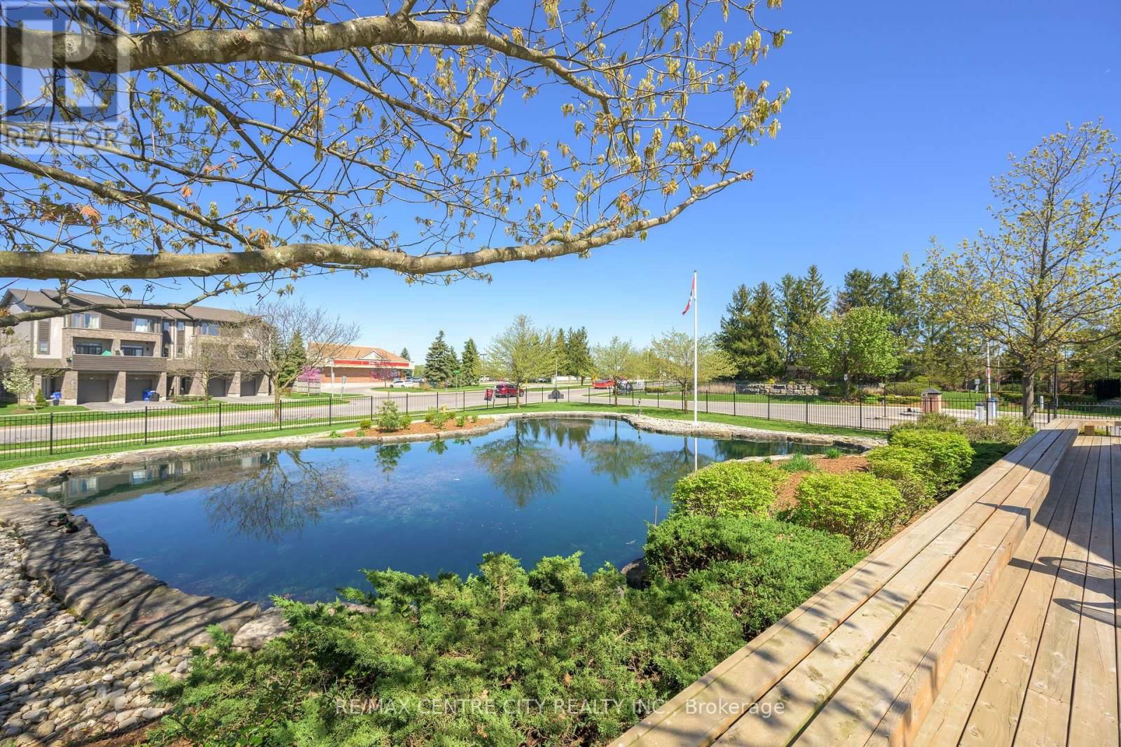267 - 2025 MEADOWGATE BOULEVARD Image 37