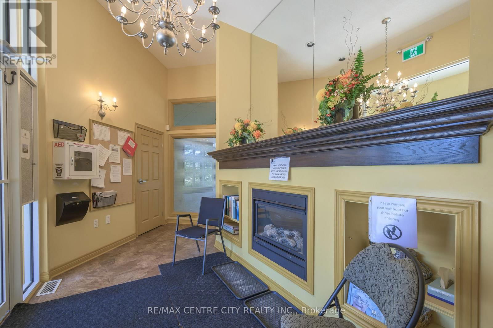 267 - 2025 MEADOWGATE BOULEVARD Image 48