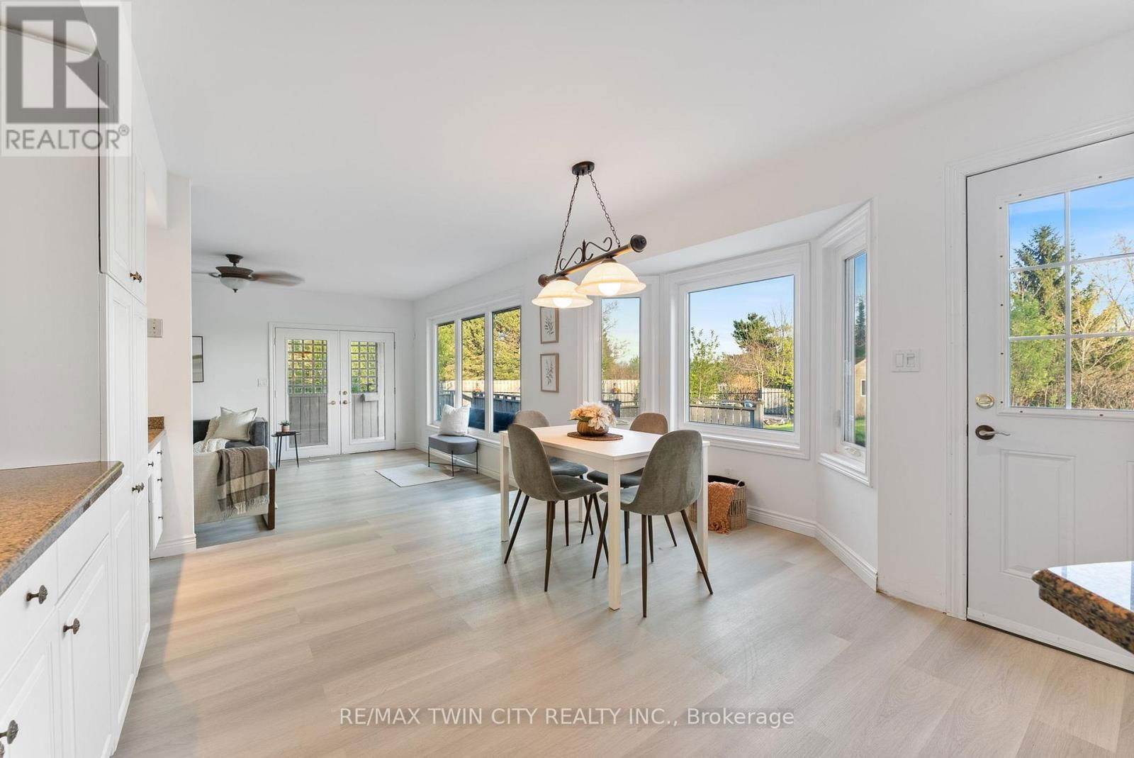37 RIVER ROAD Image 15