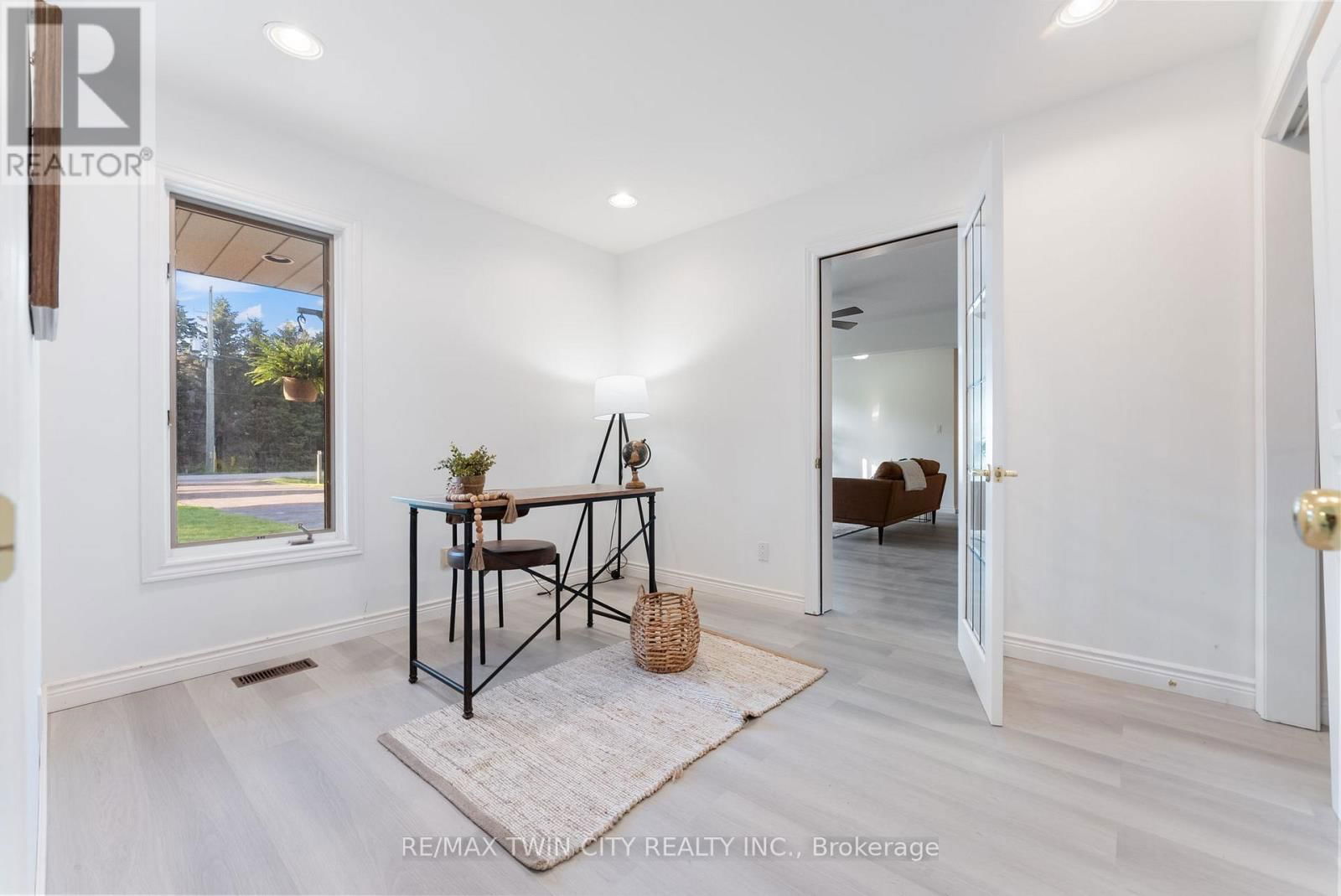 37 RIVER ROAD Image 24